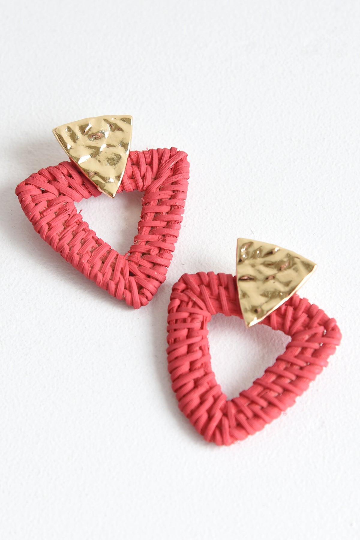 TRIANGLE RATTAN EARRINGS -RED