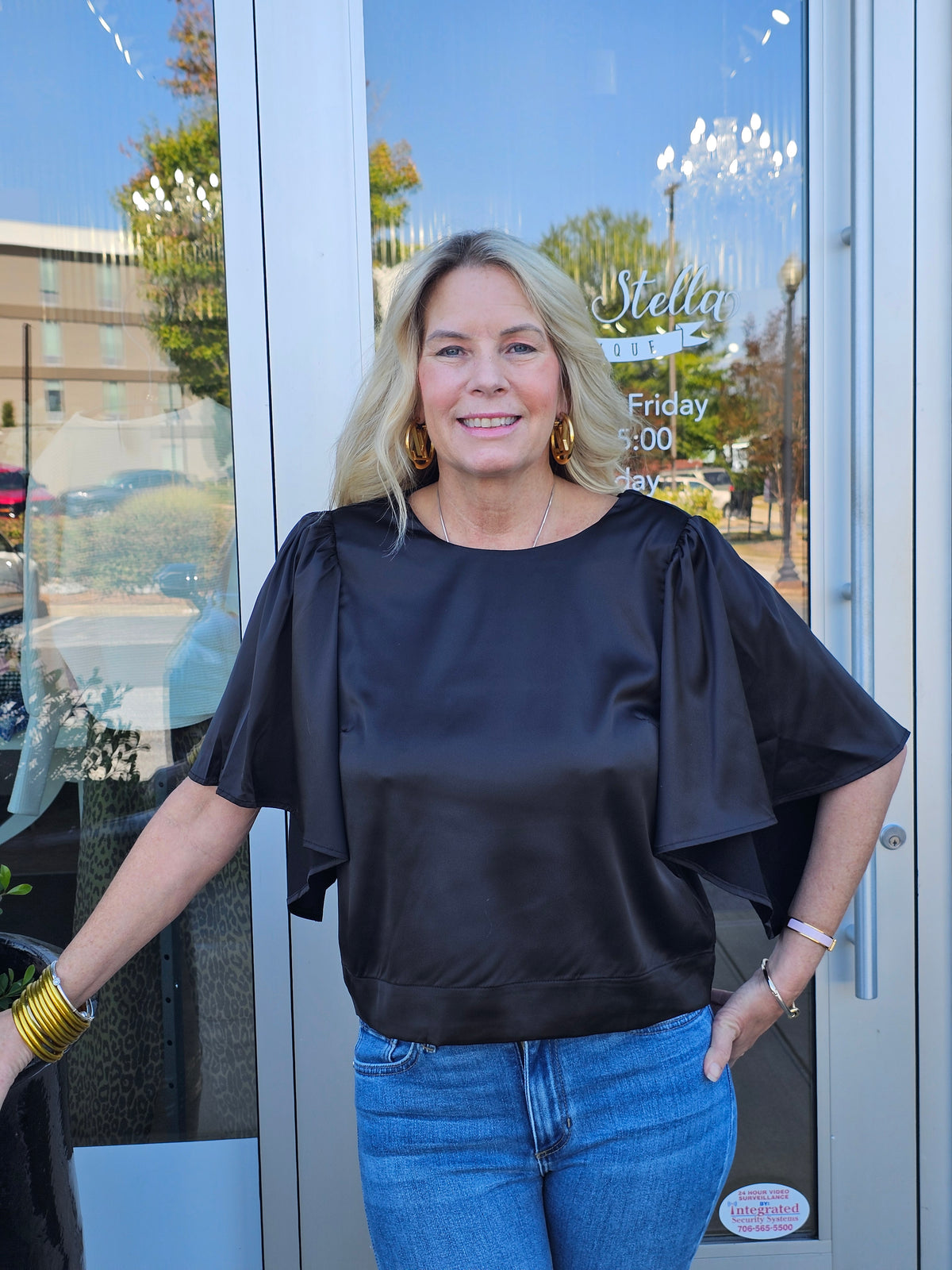 BLACK SLEEVE SATIN TOP