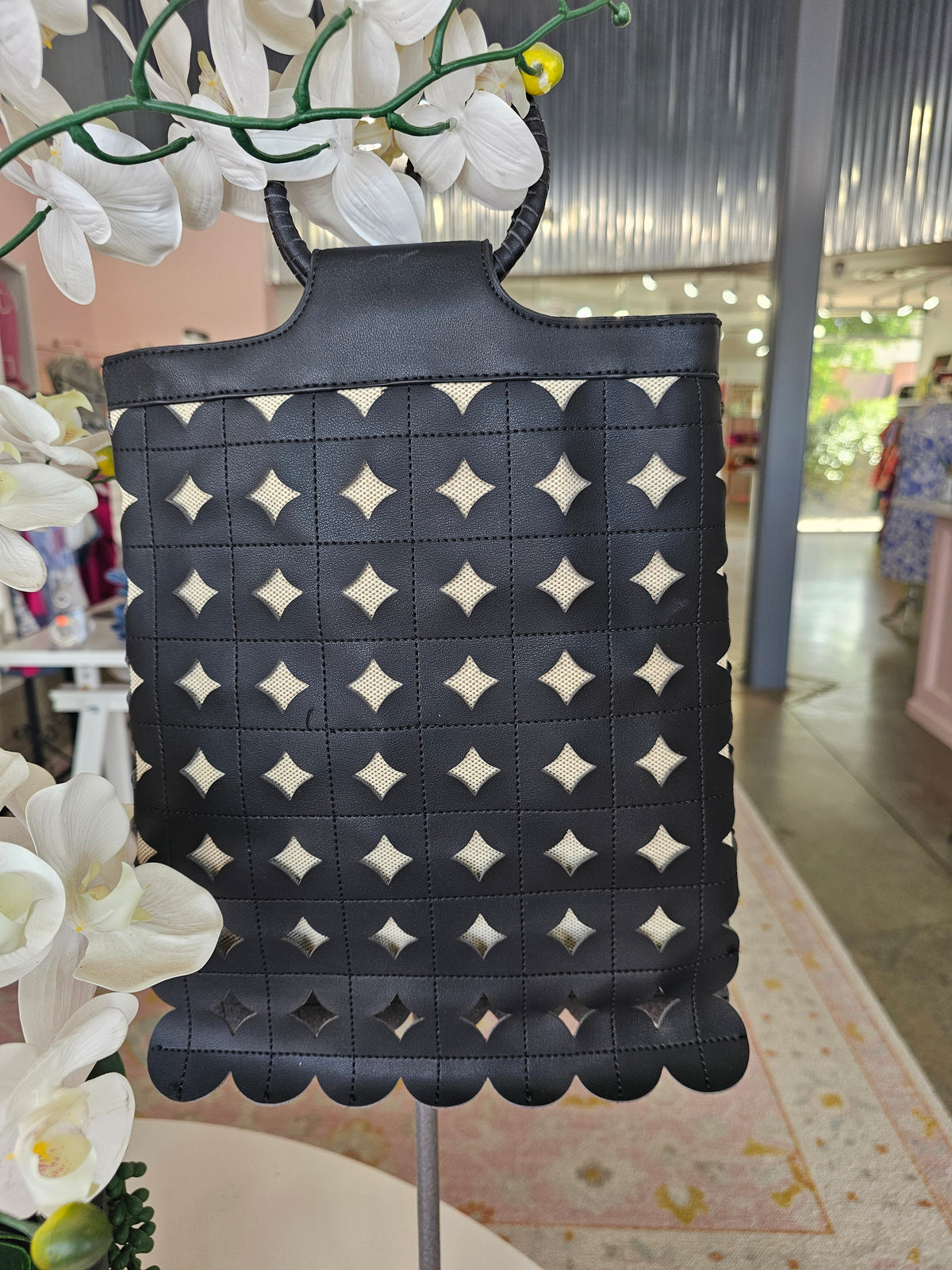The Dutchess Handbag