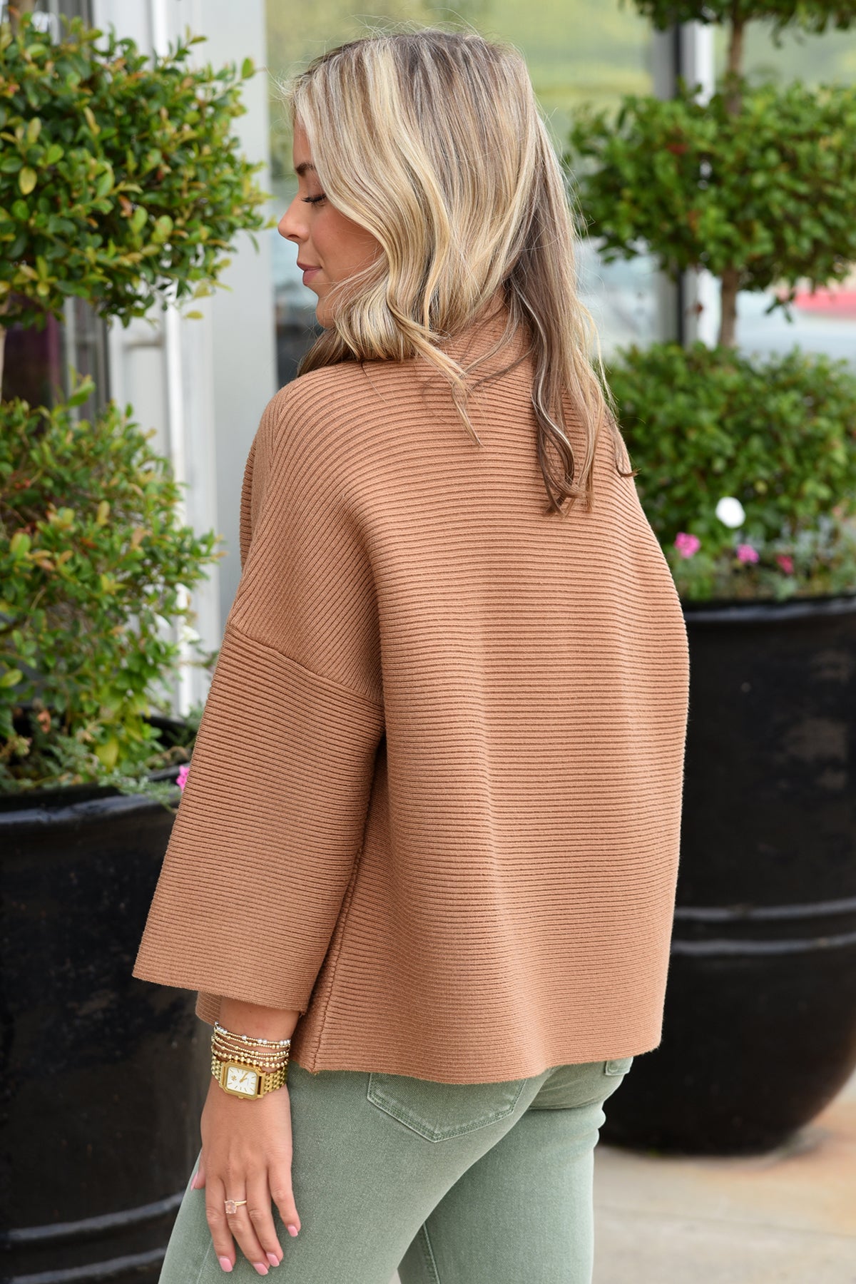 CALL ME CLASSIC SWEATER -BROWN
