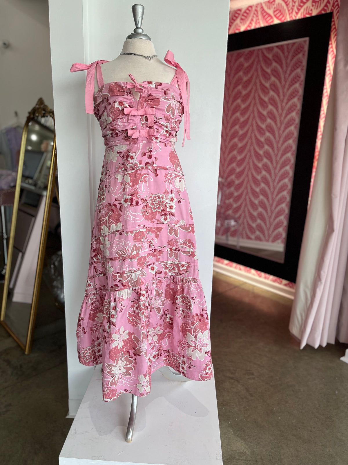 The pink Dress