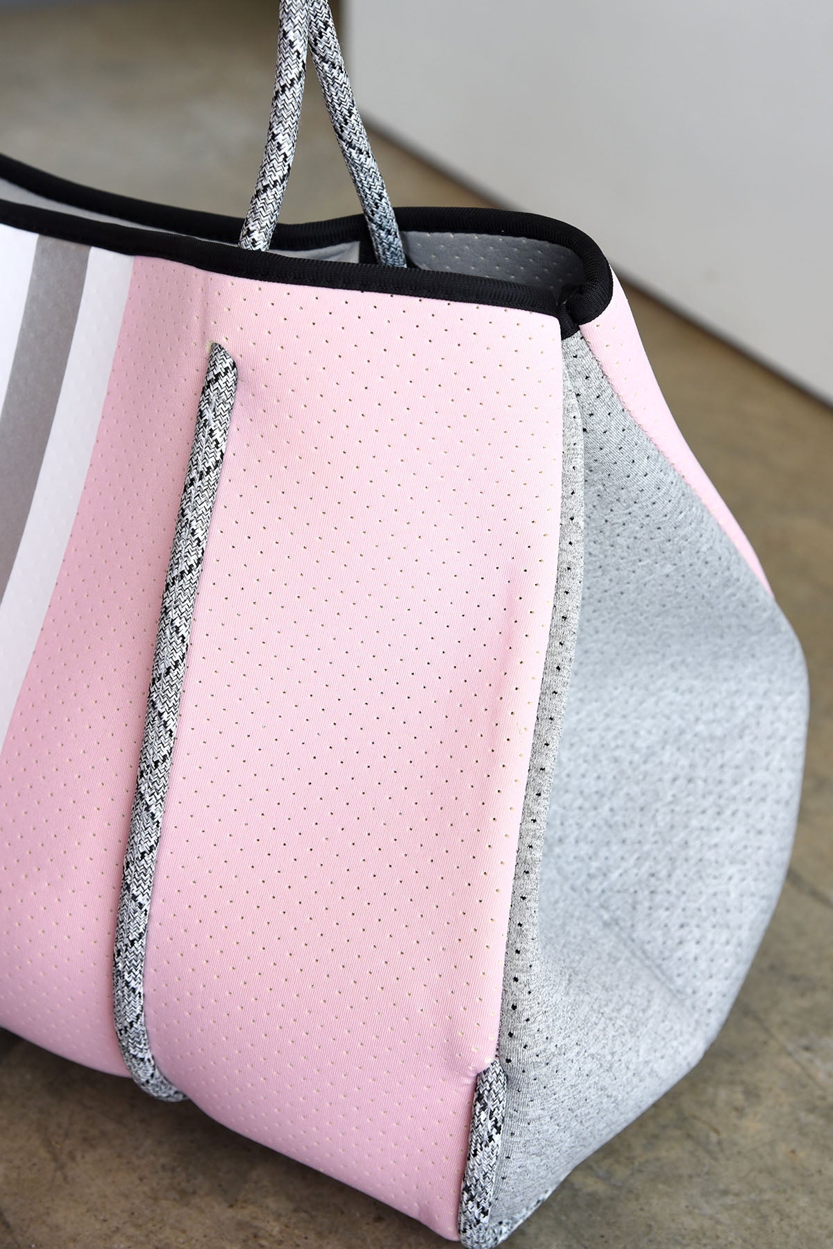 HAUTE SHORE GREYSON TOTE -QUARTZ