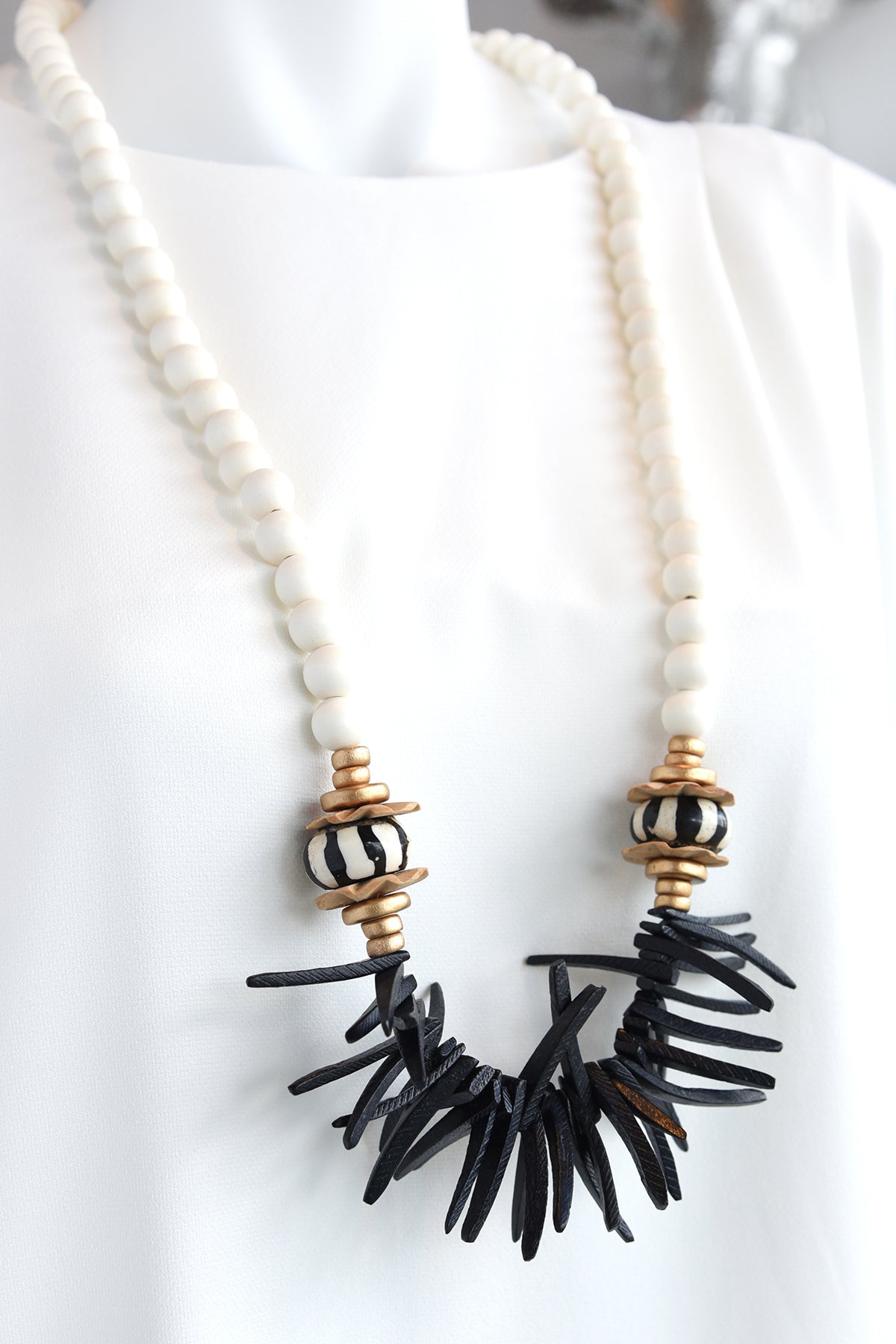THE MADISON NECKLACE -WHITE
