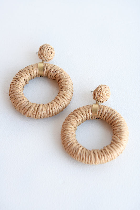 NATURAL STRAW HOOP EARRINGS