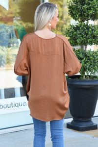 GATHER TOGETHER TOP -BROWN