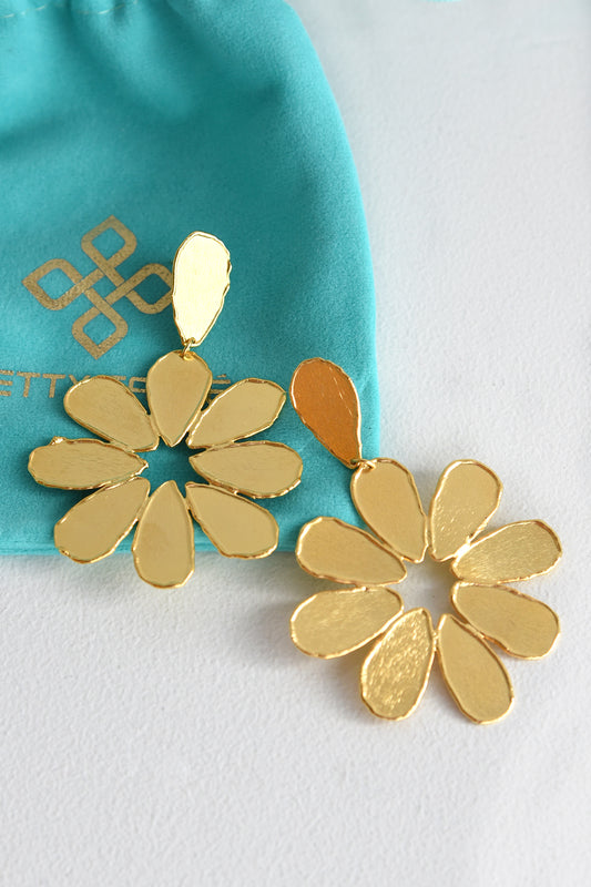 BETTY CARRE DAISY EARRINGS