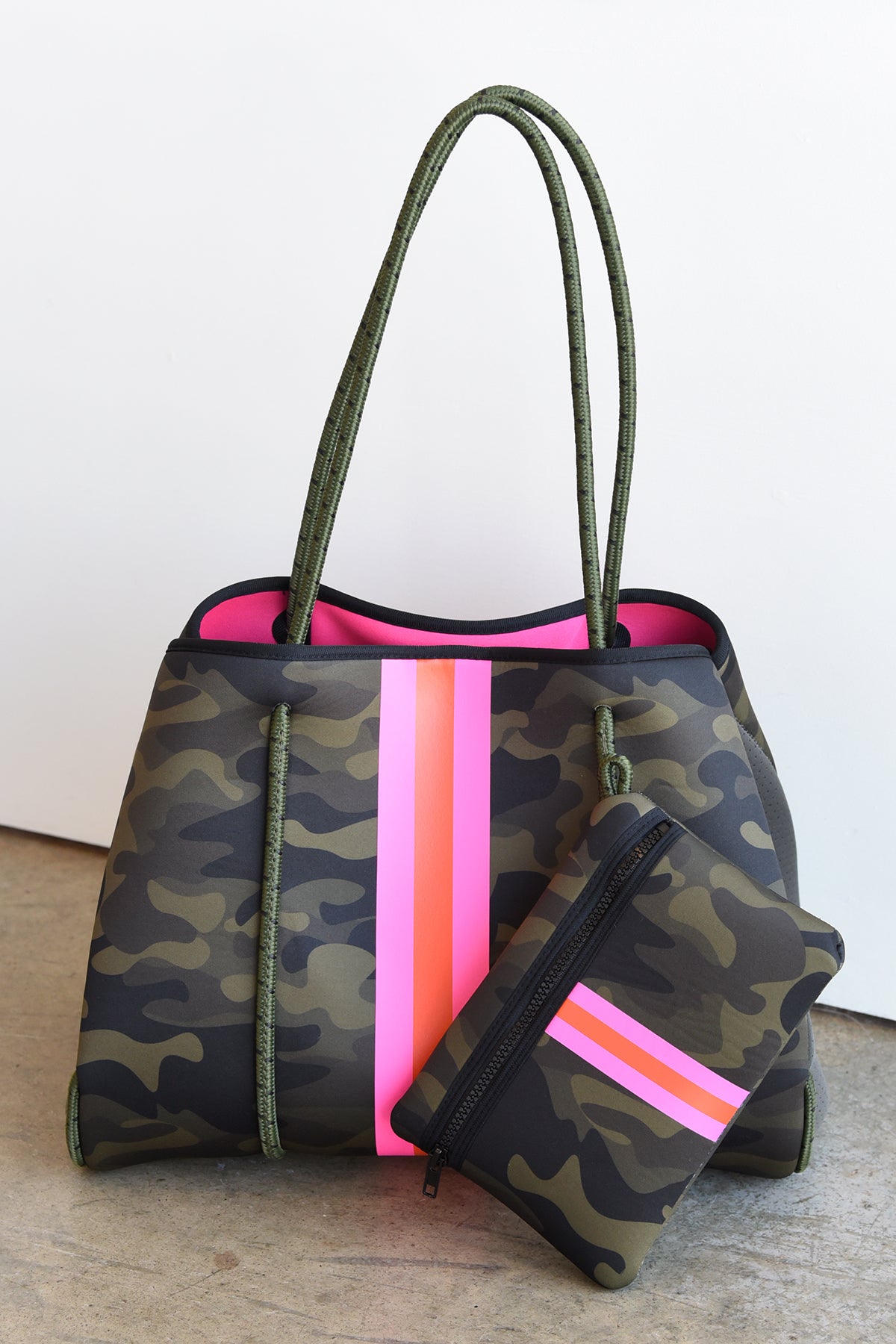 HAUTE SHORE GREYSON TOTE CAMO Dear Stella Boutique