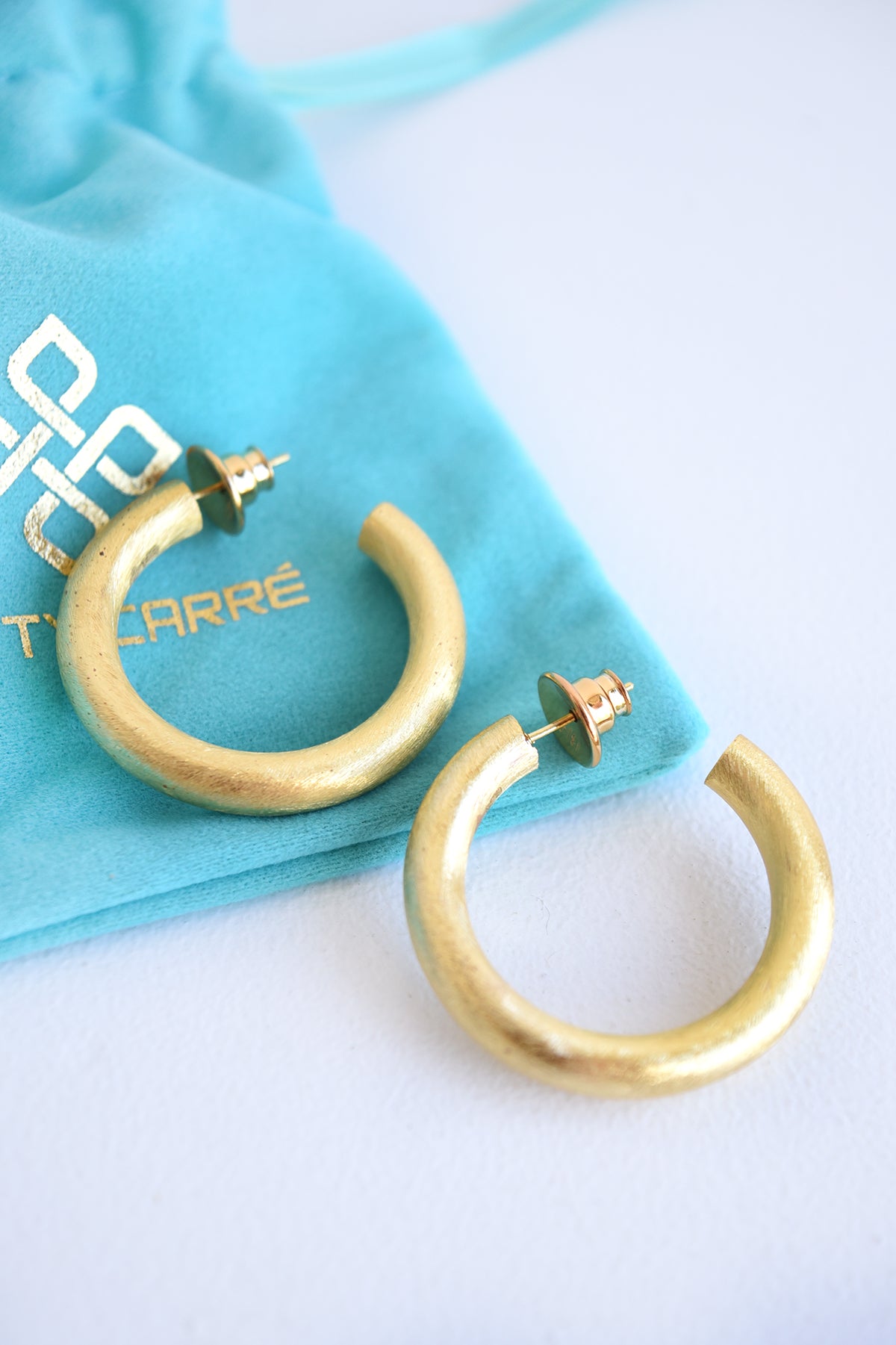 BETTY CARRE 1” CHUNKY GOLD HOOPS