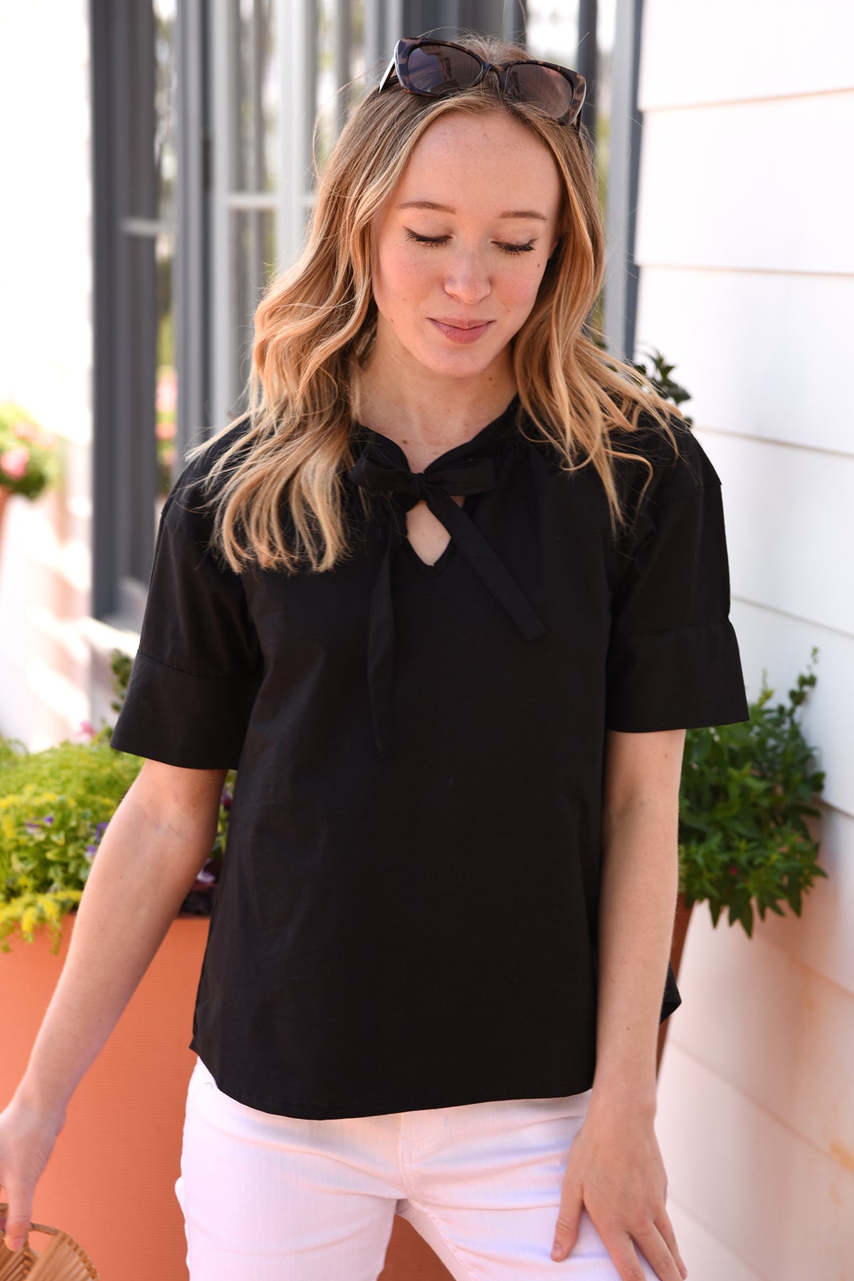 CUTE AND CASUAL TOP -BLACK