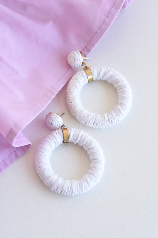 WHITE STRAW HOOP EARRINGS