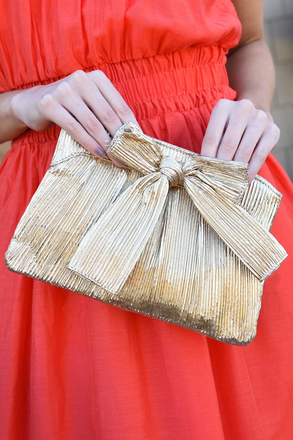 TIED WITH A BOW CLUTCH -GOLD