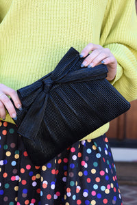 TIED WITH A BOW CLUTCH -BLACK