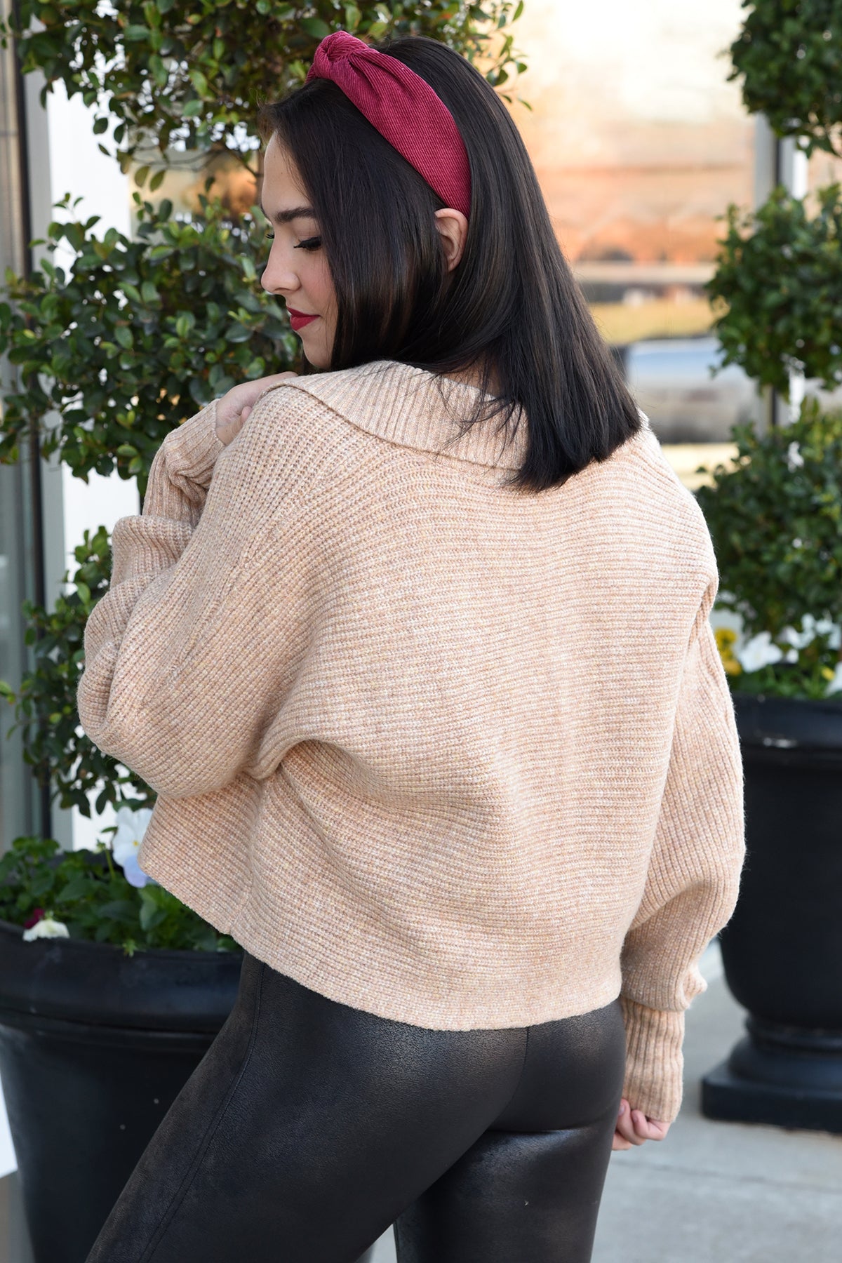 BROWN MOMENT SWEATER