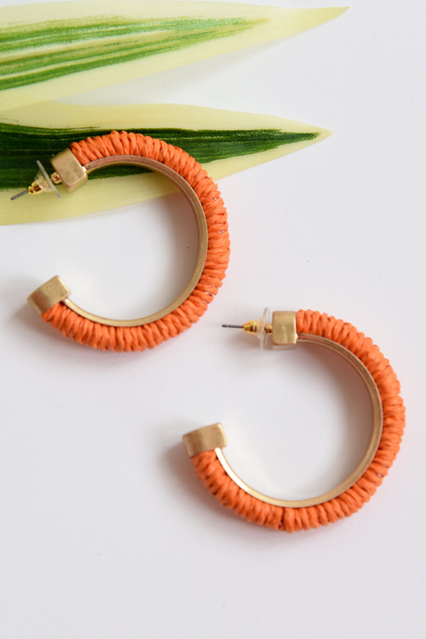 STRAW WRAPPED HOOP EARRING -ORANGE - Dear Stella Boutique